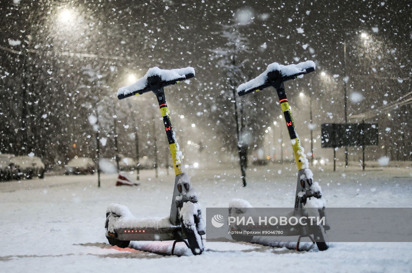 Первый снег в Москве и Санкт-Петербурге
