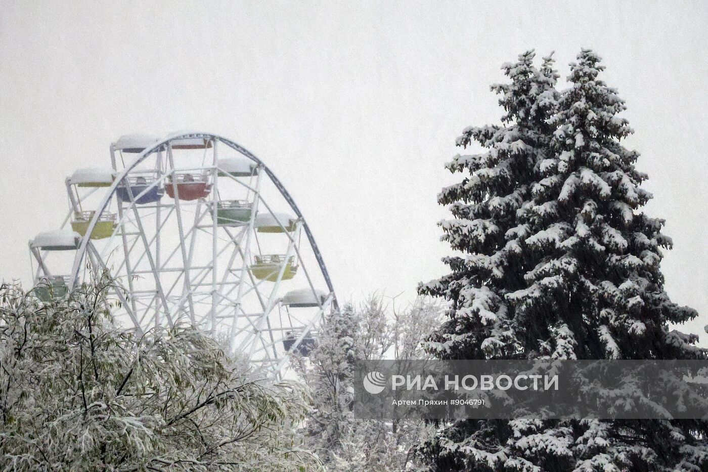 Первый снег в Москве и Санкт-Петербурге