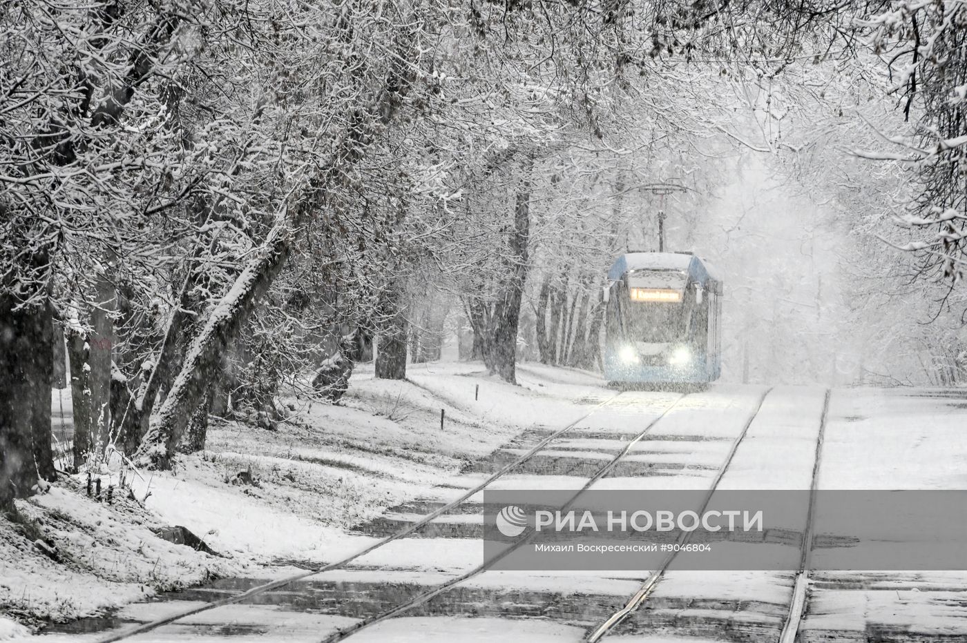 Первый снег в Москве и Санкт-Петербурге