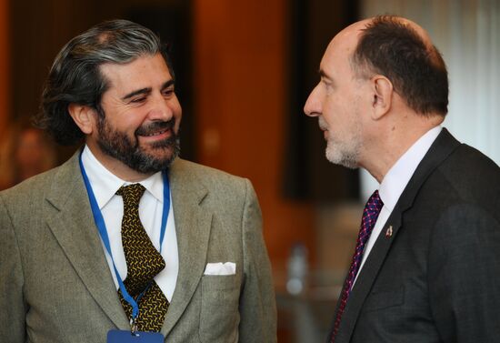 Международный симпозиум в формате "БРИКС - Европа"