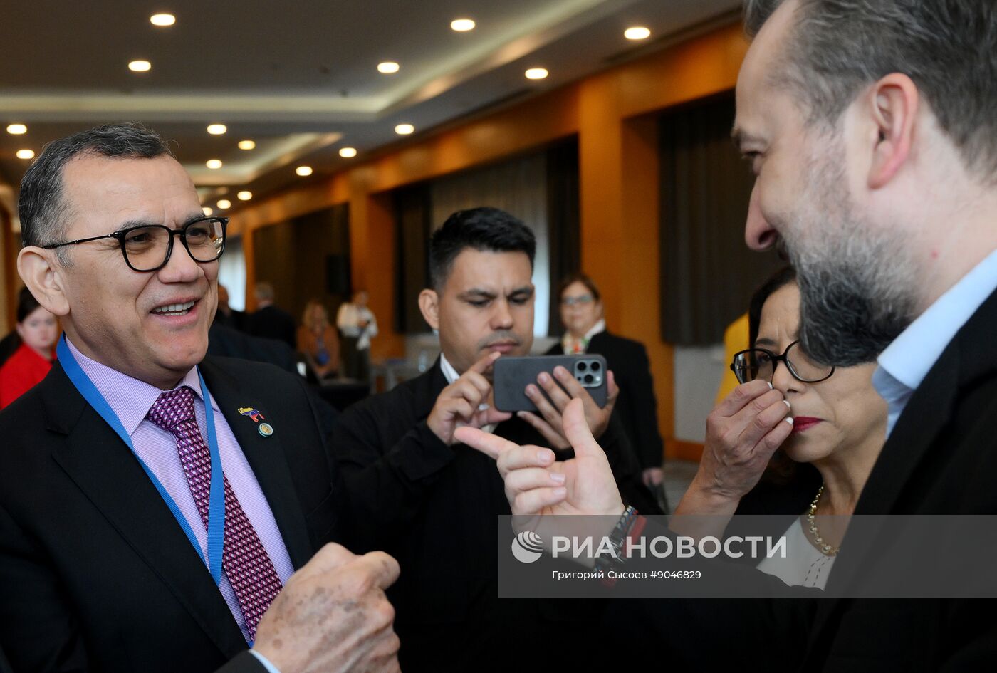 Международный симпозиум в формате "БРИКС - Европа"