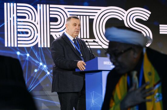 Международный симпозиум в формате "БРИКС - Европа"