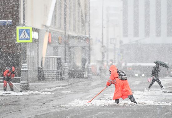 Первый снег в Москве и Санкт-Петербурге