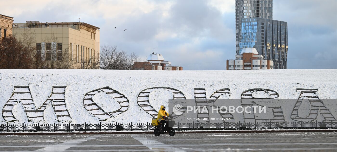 Первый снег в Москве и Санкт-Петербурге