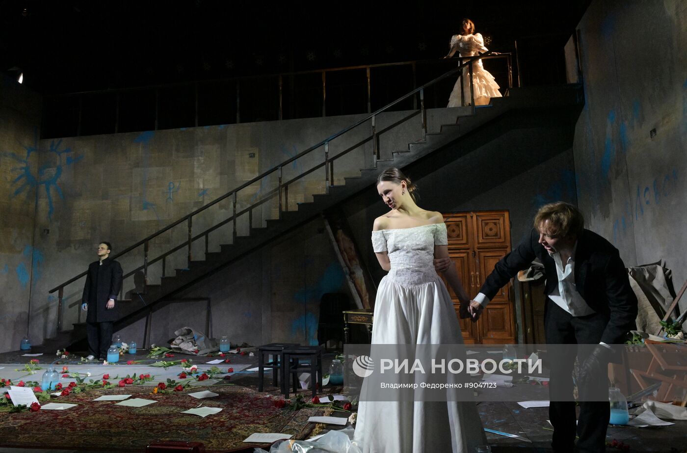 Спектакль "Идиоты" в  МХТ имени А.П. Чехова