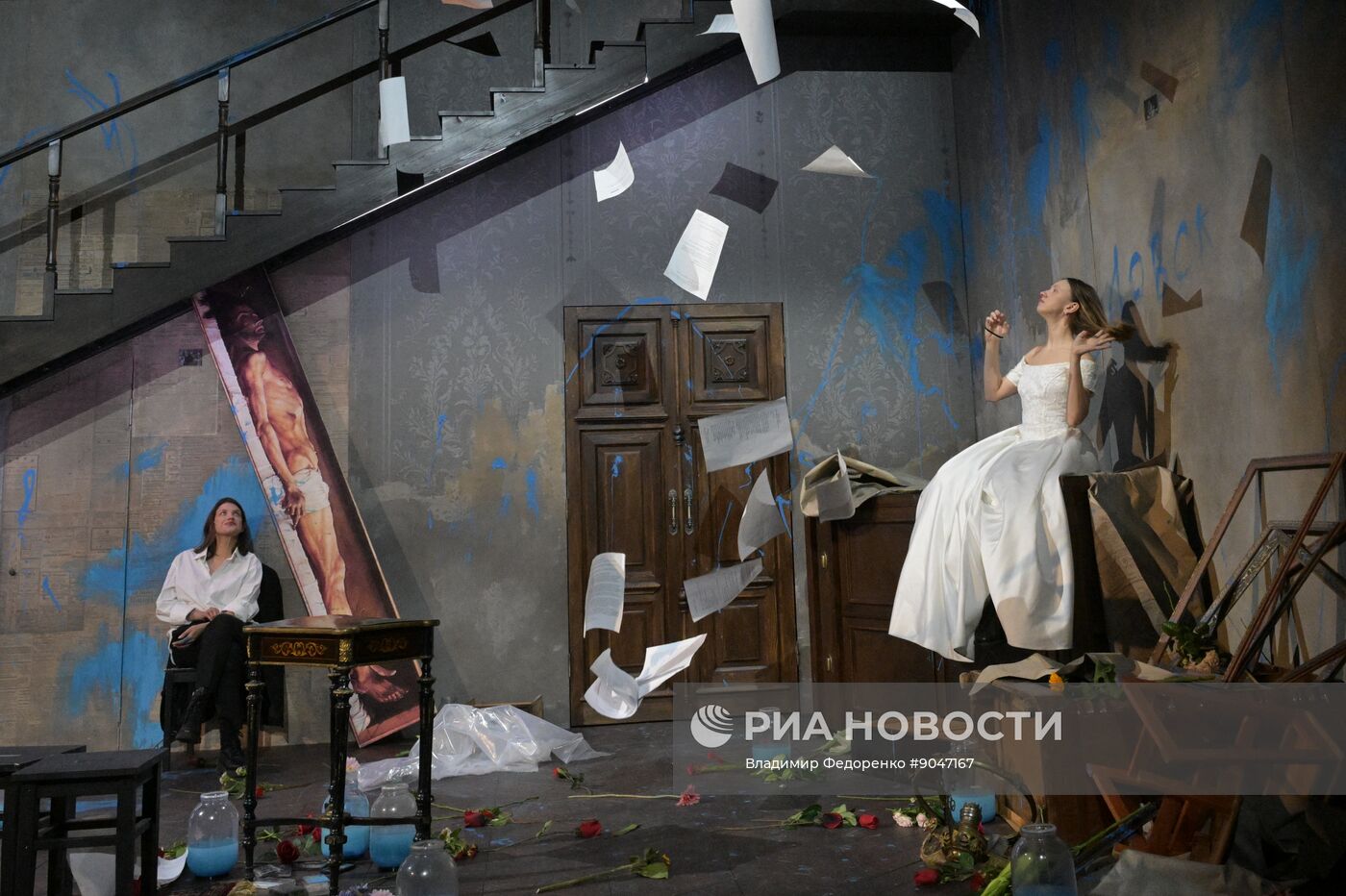 Спектакль "Идиоты" в МХТ имени А.П. Чехова