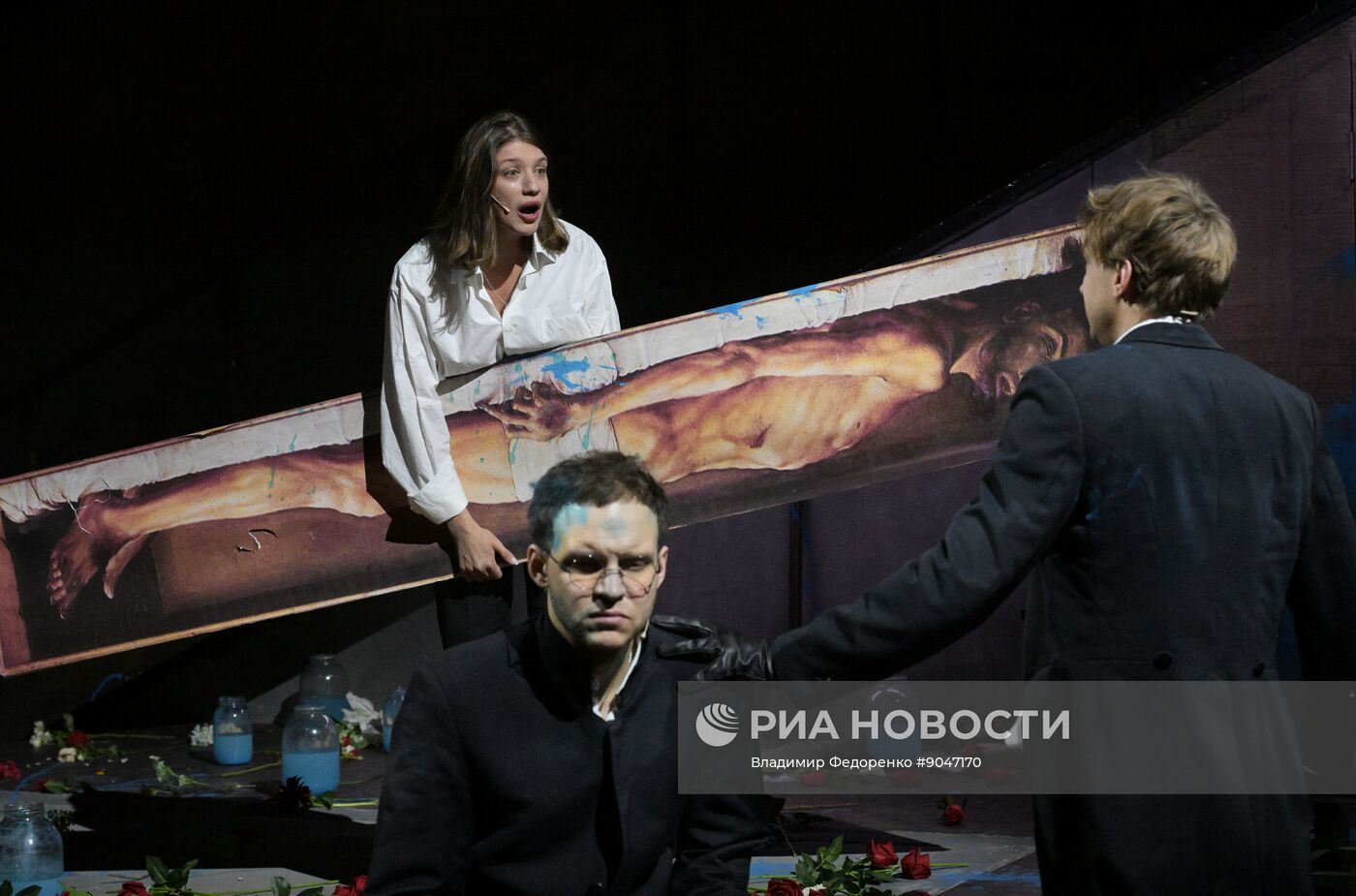 Спектакль "Идиоты" в МХТ имени А.П. Чехова