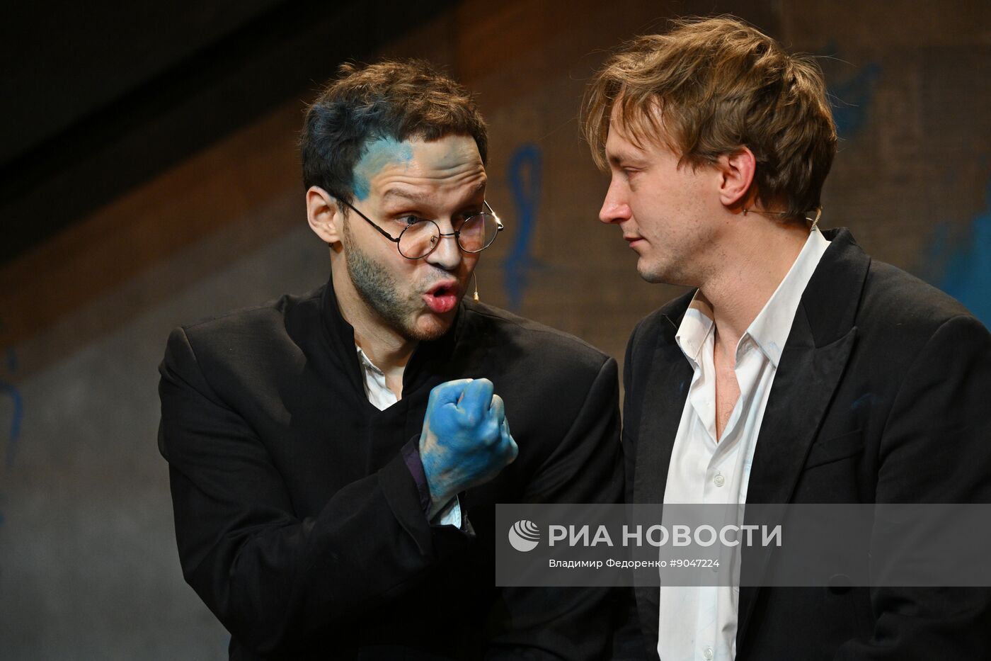 Спектакль "Идиоты" в  МХТ имени А.П. Чехова