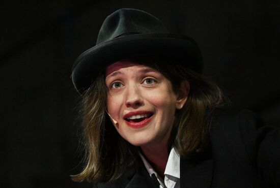 Спектакль "Идиоты" в  МХТ имени А.П. Чехова