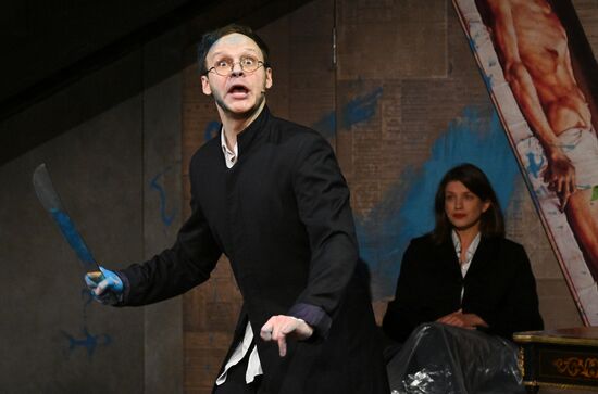 Спектакль "Идиоты" в  МХТ имени А.П. Чехова