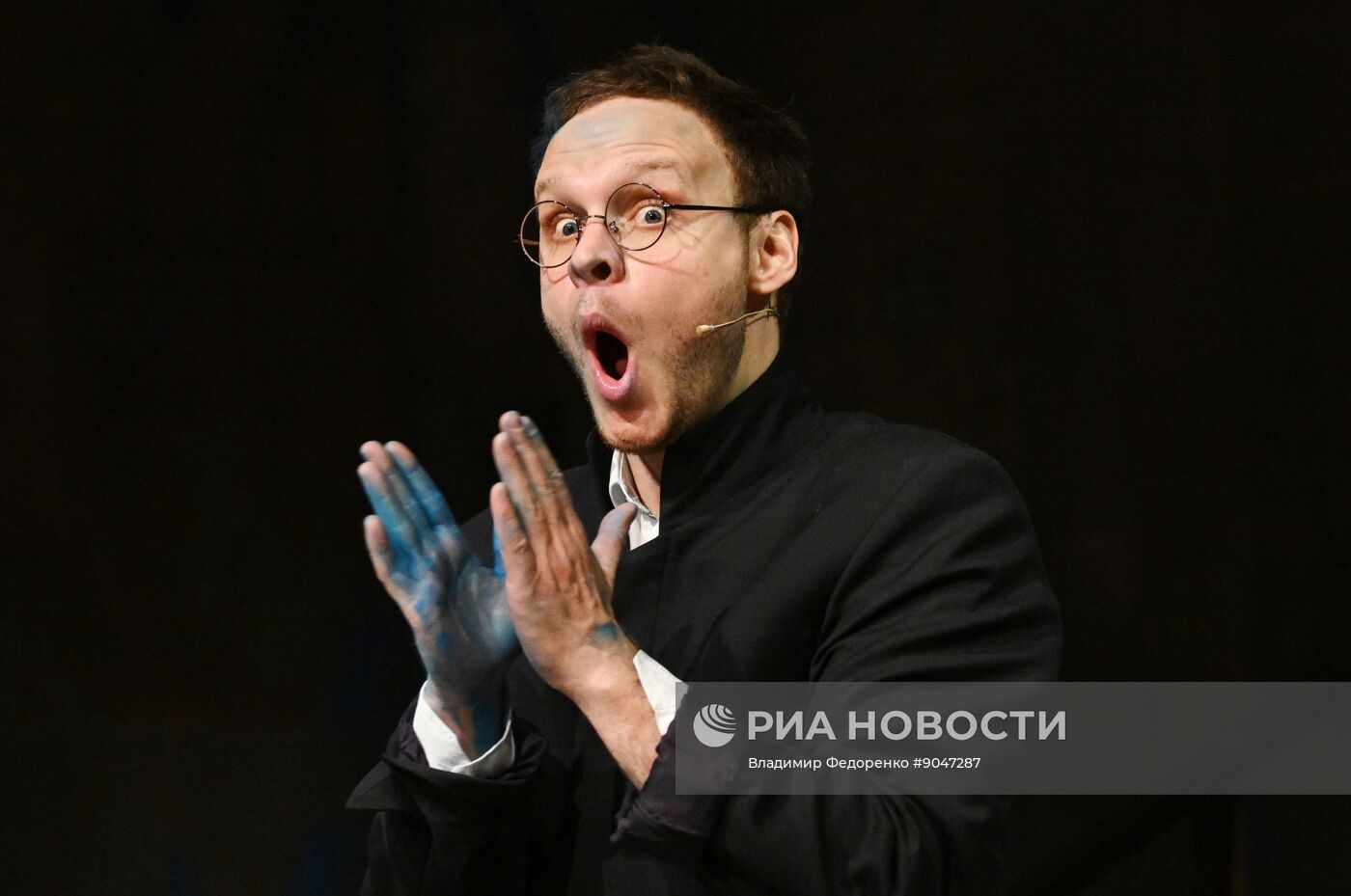 Спектакль "Идиоты" в  МХТ имени А.П. Чехова