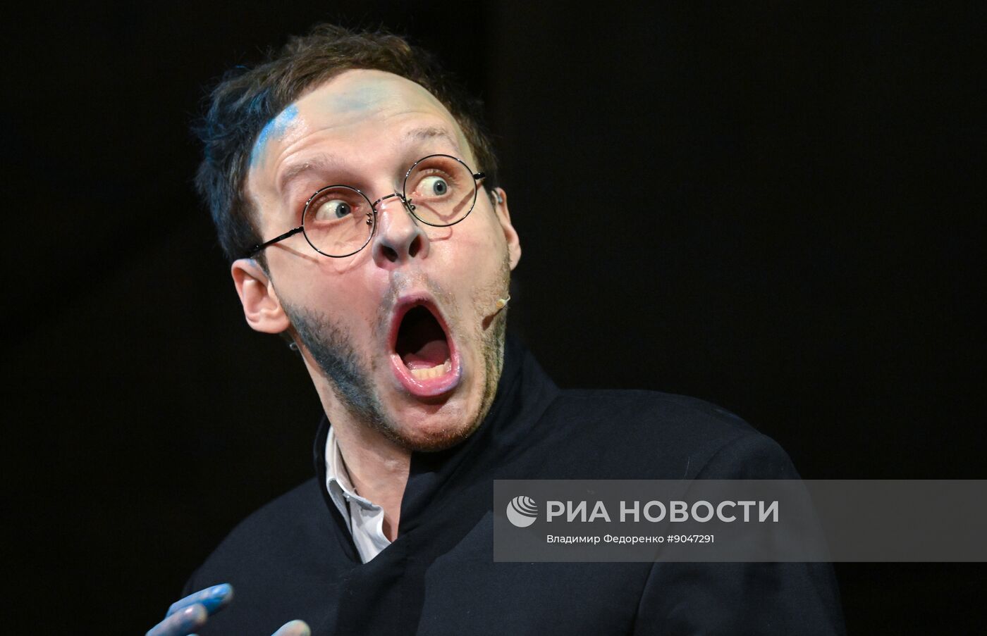 Спектакль "Идиоты" в  МХТ имени А.П. Чехова