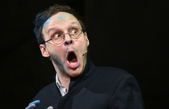 Спектакль "Идиоты" в  МХТ имени А.П. Чехова