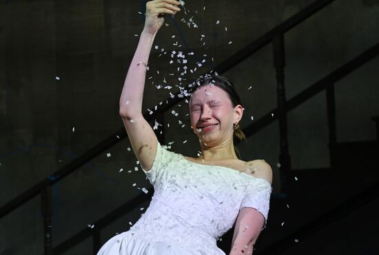 Спектакль "Идиоты" в  МХТ имени А.П. Чехова