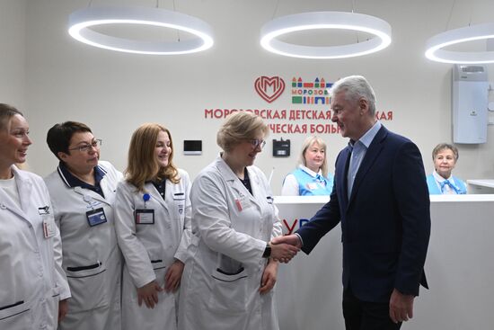 Мэр Сергей Собянин осмотрел реконструированные корпуса Морозовской больницы в Москве