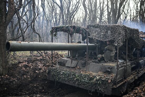 Боевая работа расчета САУ 2С7 "Пион" 45-й артбригады на Купянском направлении