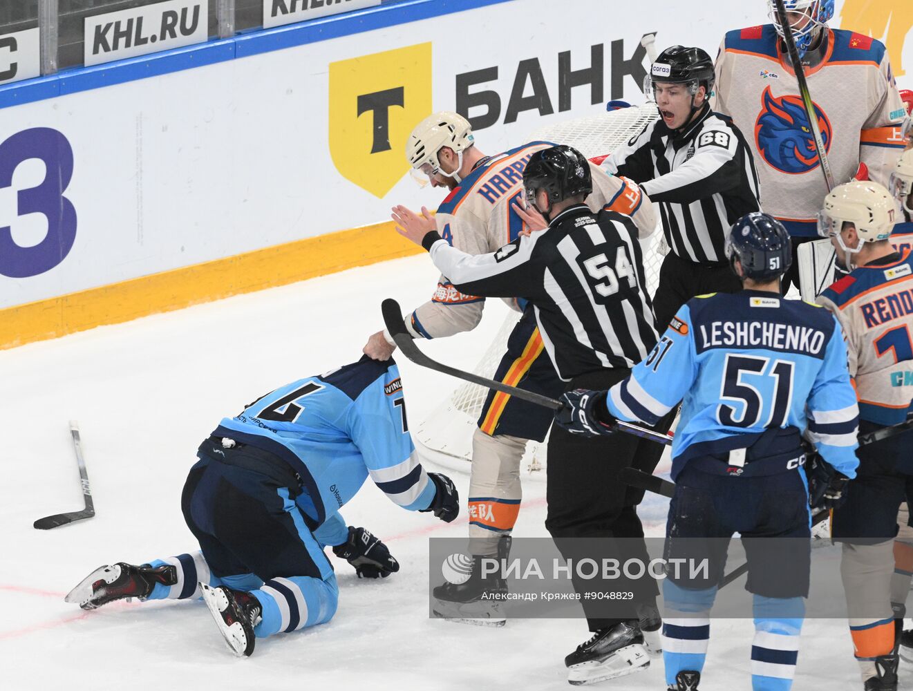 Хоккей. КХЛ. "Сибирь" (Новосибирск) - "Шанхайские Драконы" (Шанхай)