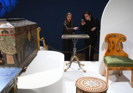 Выставка "Сокровища императорских резиденций. Царское Село" в Историческом музее