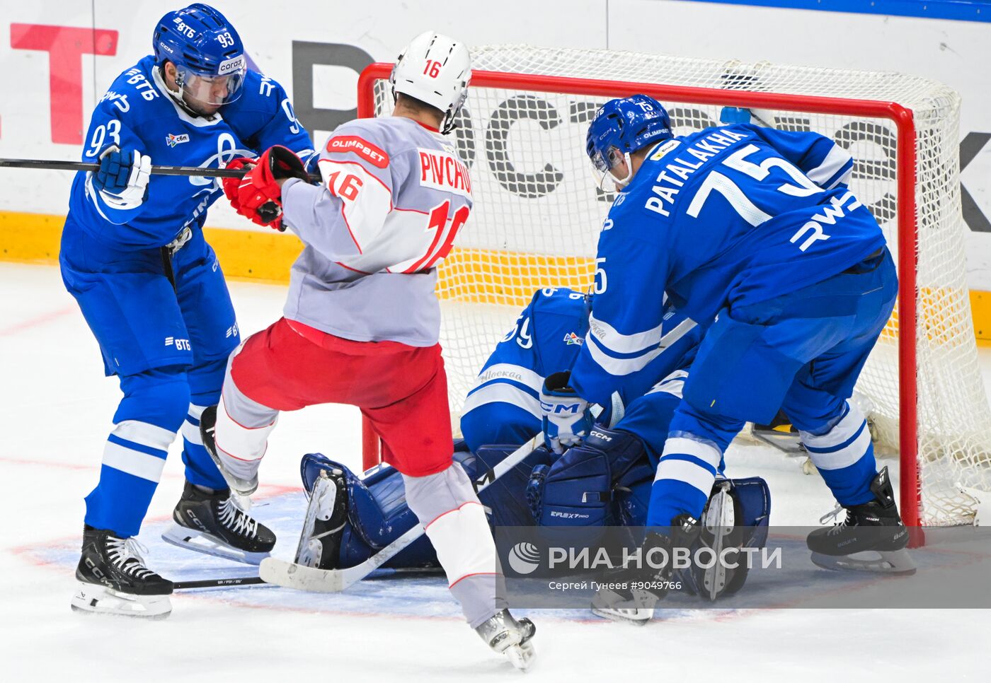 Хоккей. КХЛ. "Динамо" (Москва) – "Спартак" (Москва)