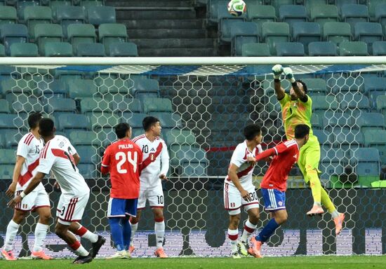 Товарищеский матч по футболу между сборными Чили и Перу