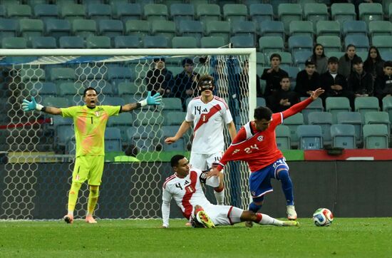 Товарищеский матч по футболу между сборными Чили и Перу