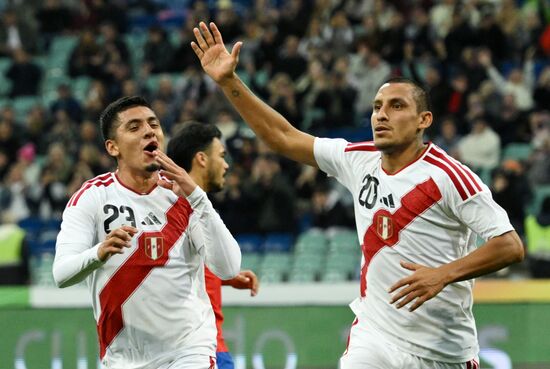 Товарищеский матч по футболу между сборными Чили и Перу