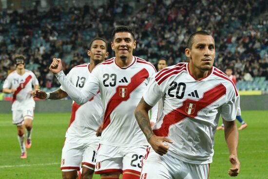 Товарищеский матч по футболу между сборными Чили и Перу