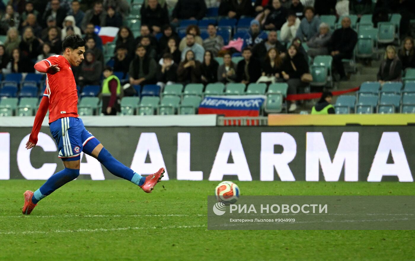 Товарищеский матч по футболу между сборными Чили и Перу