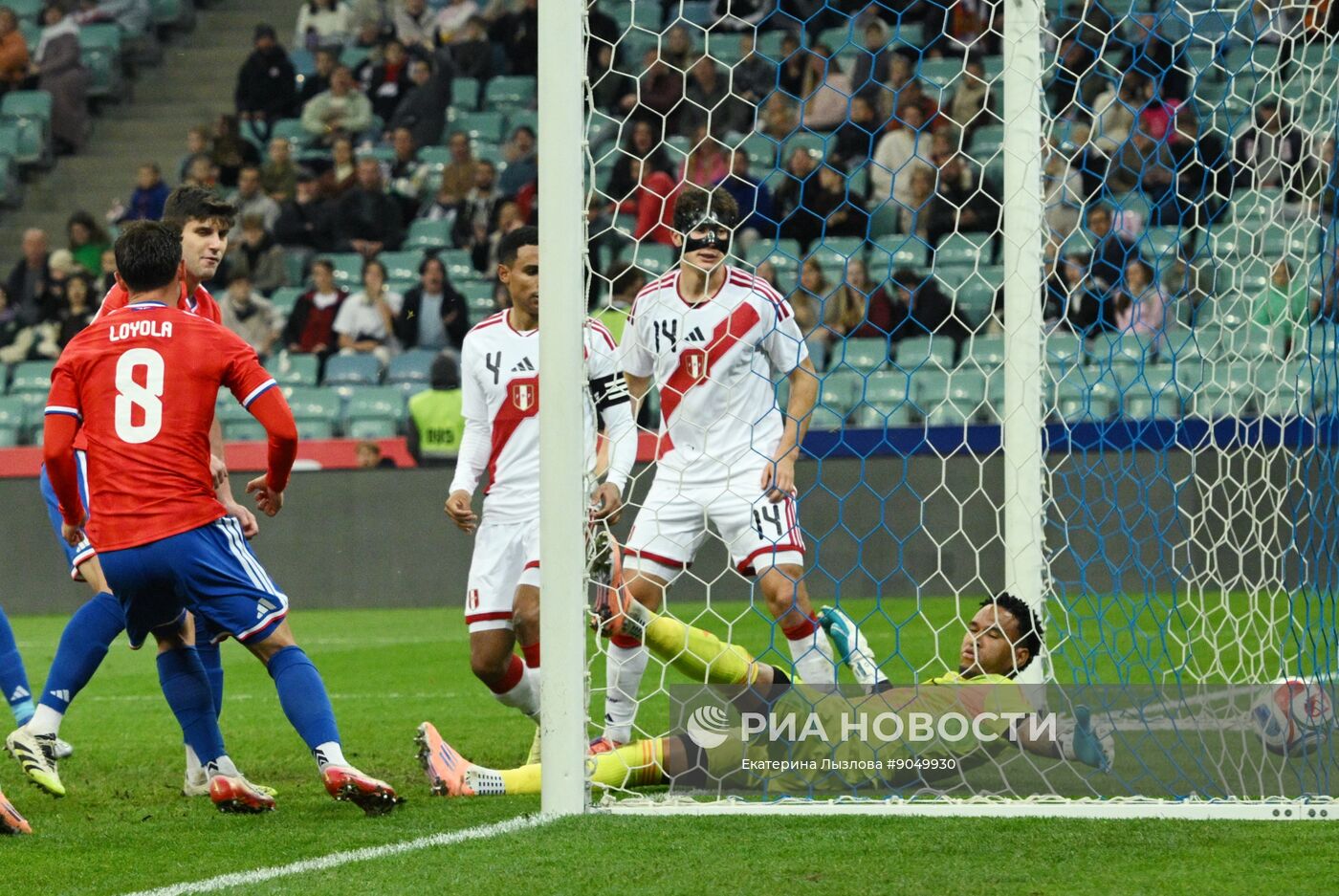 Товарищеский матч по футболу между сборными Чили и Перу