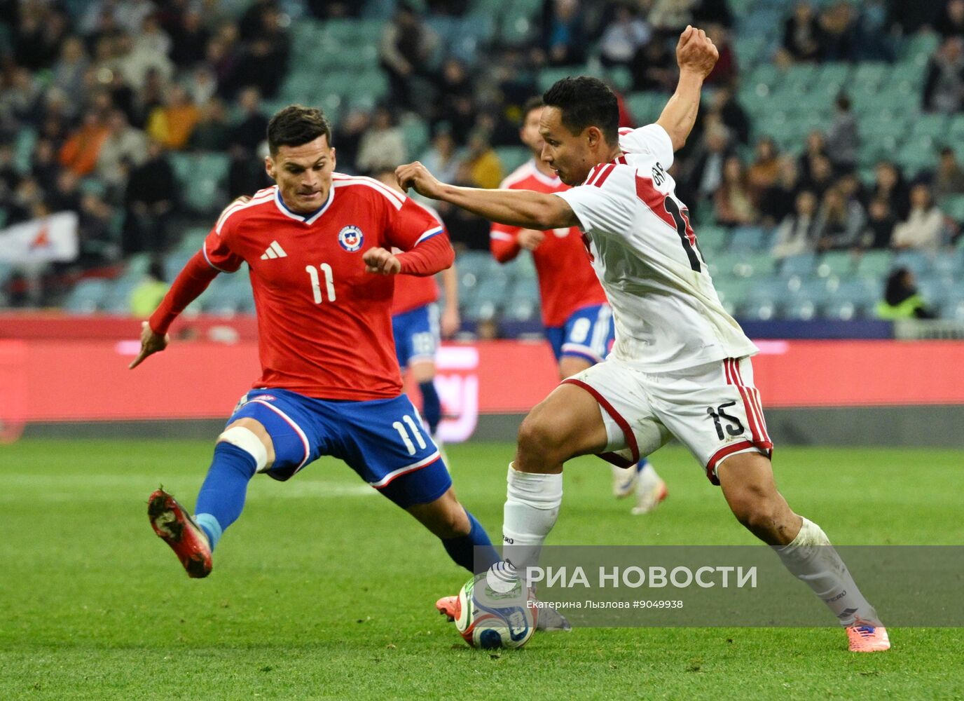 Товарищеский матч по футболу между сборными Чили и Перу