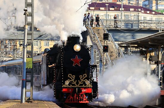 Прибытие поезда Деда Мороза во Владивосток
