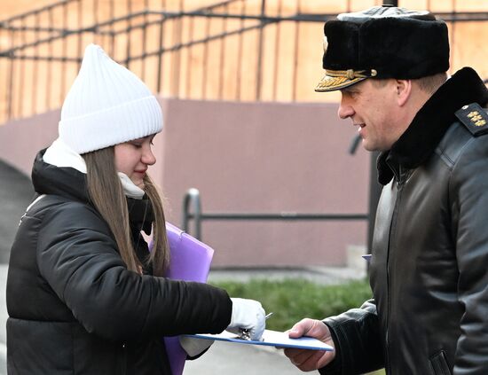Вручение ключей семьям военнослужащих Тихоокеанского флота