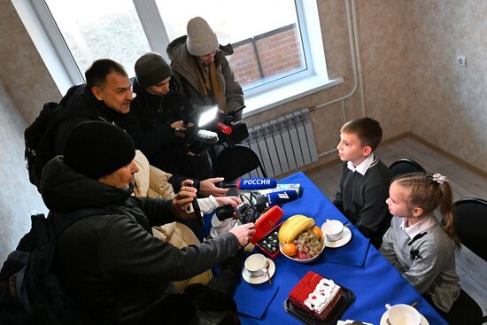 Вручение ключей семьям военнослужащих Тихоокеанского флота