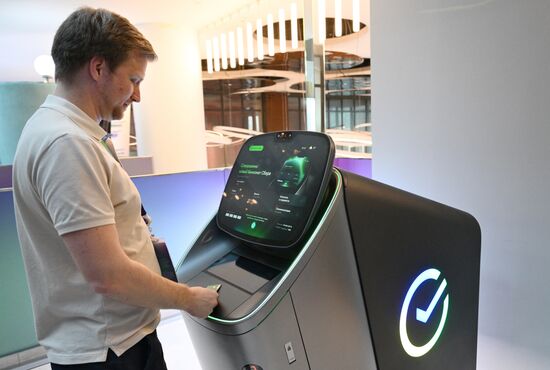 Сбер представил банкомат с ИИ-помощником и диагностикой здоровья