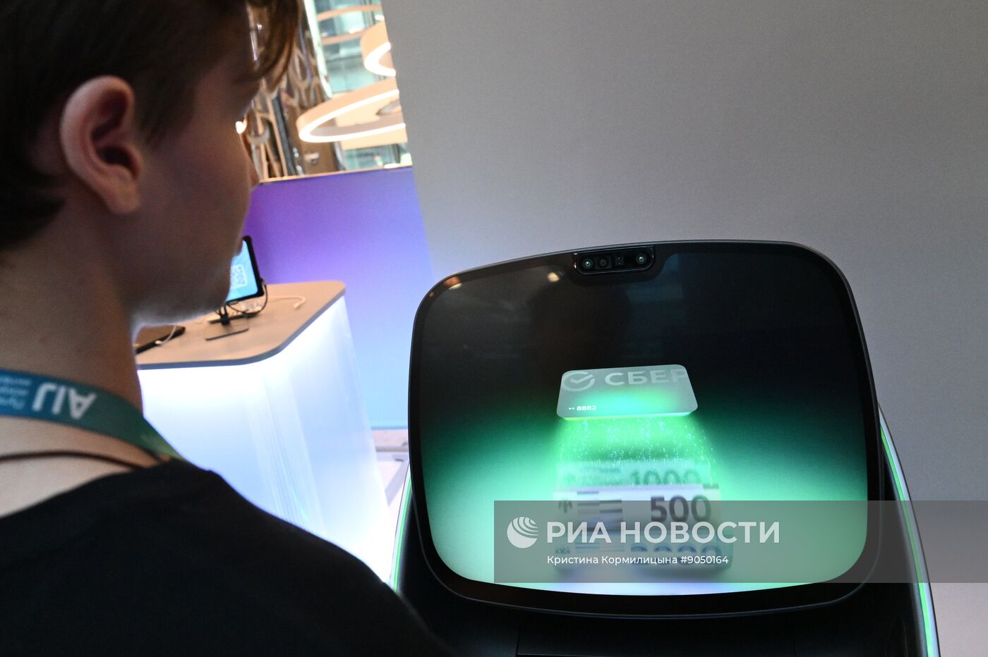 Сбер представил банкомат с ИИ-помощником и диагностикой здоровья