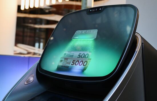 Сбер представил банкомат с ИИ-помощником и диагностикой здоровья