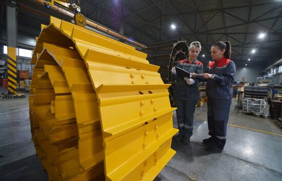 Производство гусениц для спецтехники на заводе "Техтрон" в Челябинске