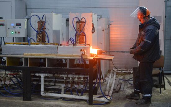 Производство гусениц для спецтехники на заводе "Техтрон" в Челябинске