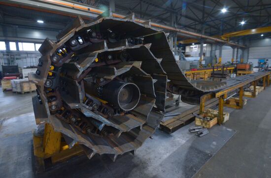 Производство гусениц для спецтехники на заводе "Техтрон" в Челябинске