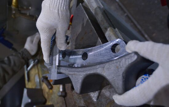 Производство гусениц для спецтехники на заводе "Техтрон" в Челябинске