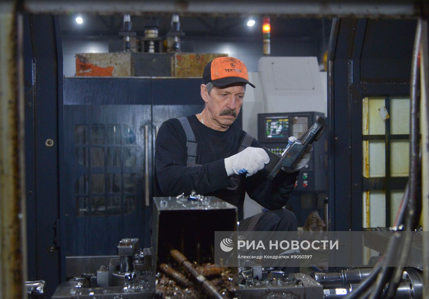 Производство гусениц для спецтехники на заводе "Техтрон" в Челябинске