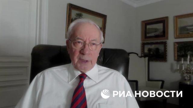 Все коррупционные схемы на Украине возглавлялись Зеленским и Ермаком, заявил Азаров