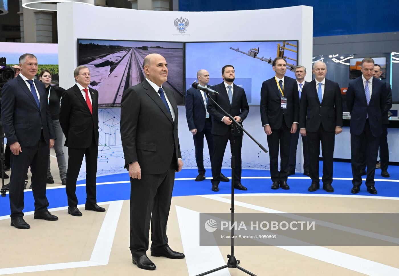 Премьер-министр Михаил Мишустин принял участие в "Транспортной неделе"