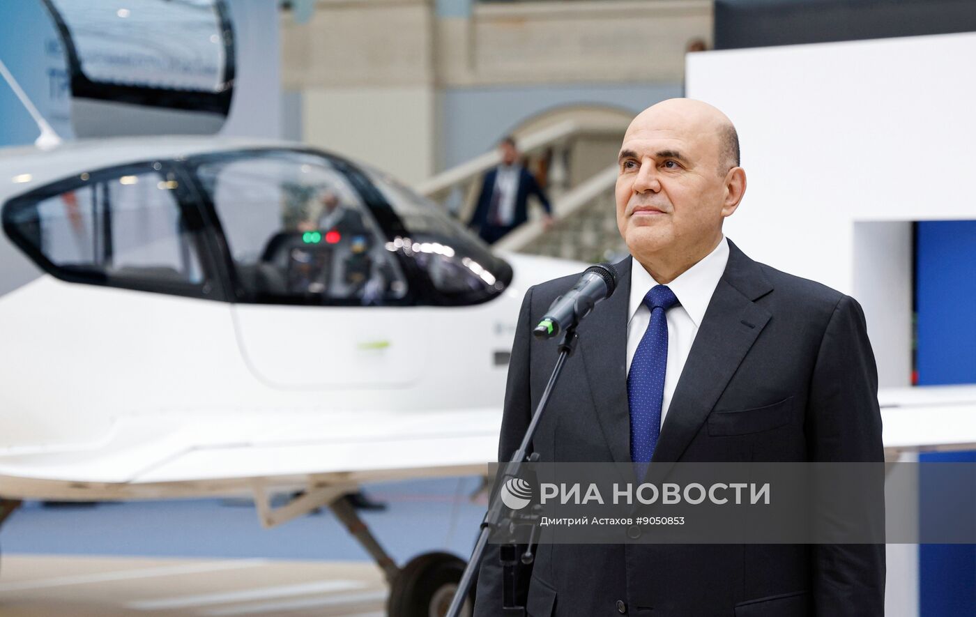 Премьер-министр Михаил Мишустин принял участие в "Транспортной неделе"