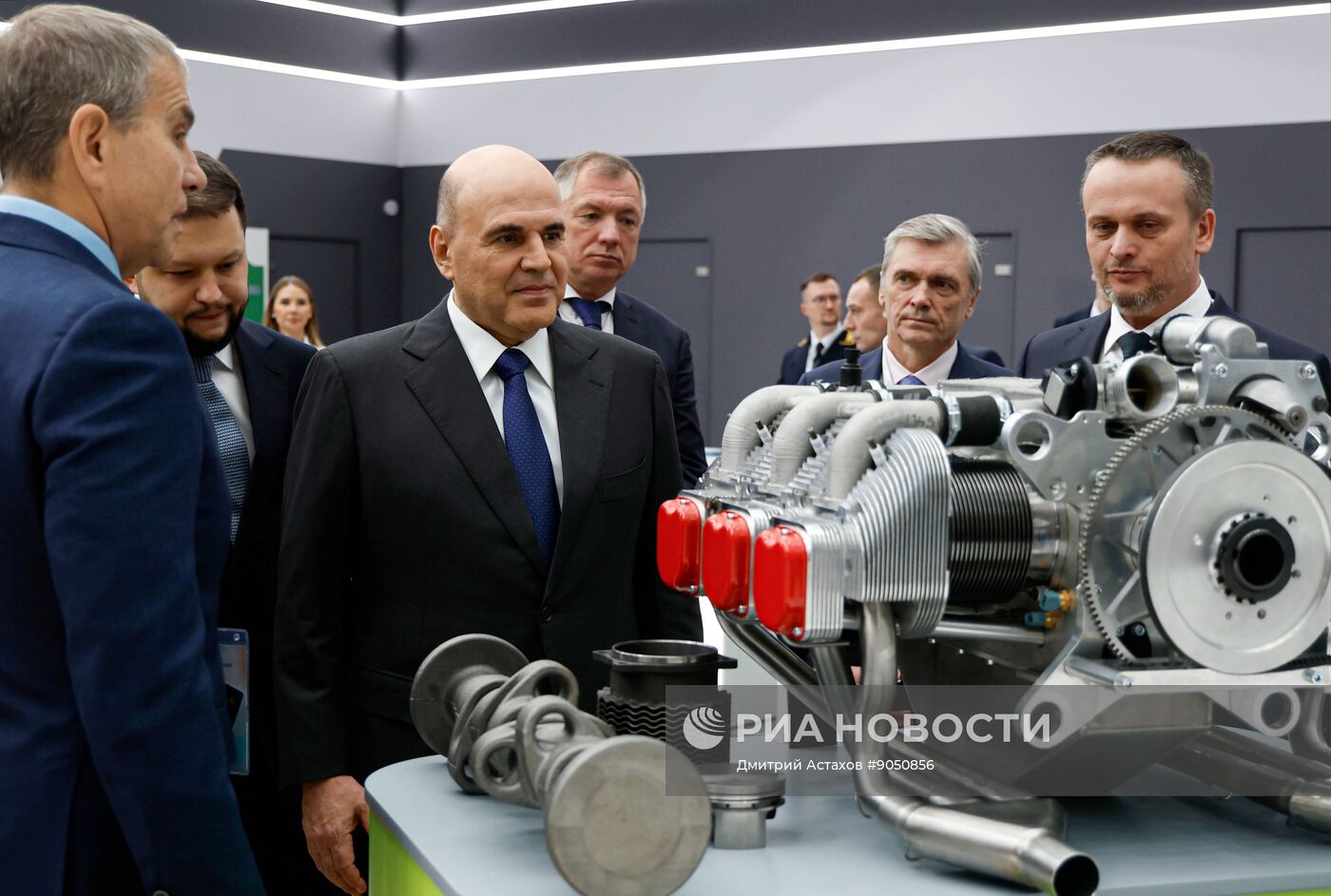 Премьер-министр Михаил Мишустин принял участие в "Транспортной неделе"