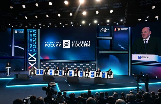Премьер-министр Михаил Мишустин принял участие в "Транспортной неделе"