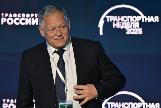 Премьер-министр Михаил Мишустин принял участие в "Транспортной неделе"