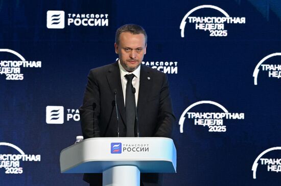 Премьер-министр Михаил Мишустин принял участие в "Транспортной неделе"