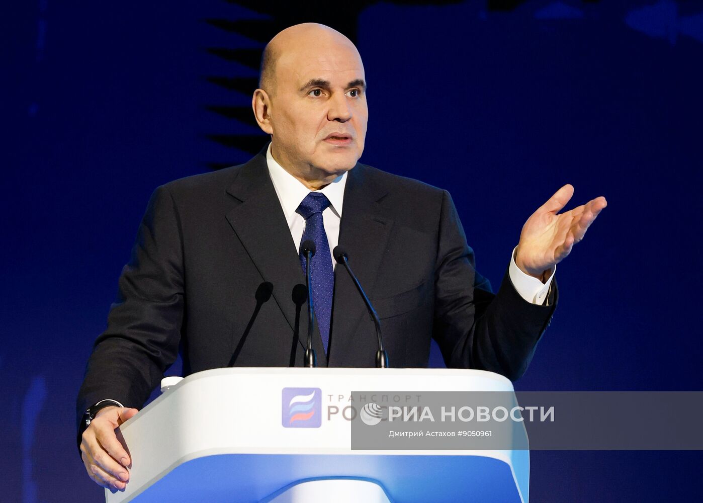 Премьер-министр Михаил Мишустин принял участие в "Транспортной неделе"