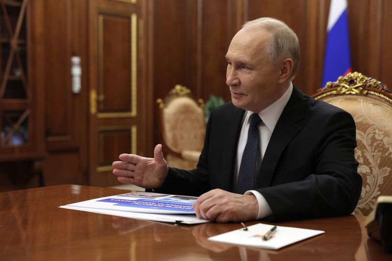 Президент Владимир Путин встретился с министром транспорта Андреем Никитиным